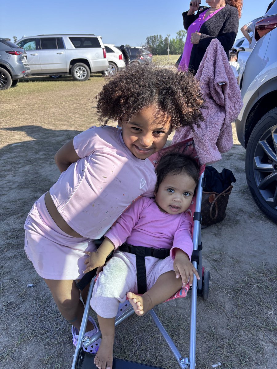 CoachAVMjr's tweet photo. Mr. M/Mr. Martinez Jr Happy Bday Xyla### 👨🏻‍🏫👨🏽‍💻🎉🥳🥳🥳

https://t.co/mJBMEOvqic https://t.co/TbEzNYzqX3