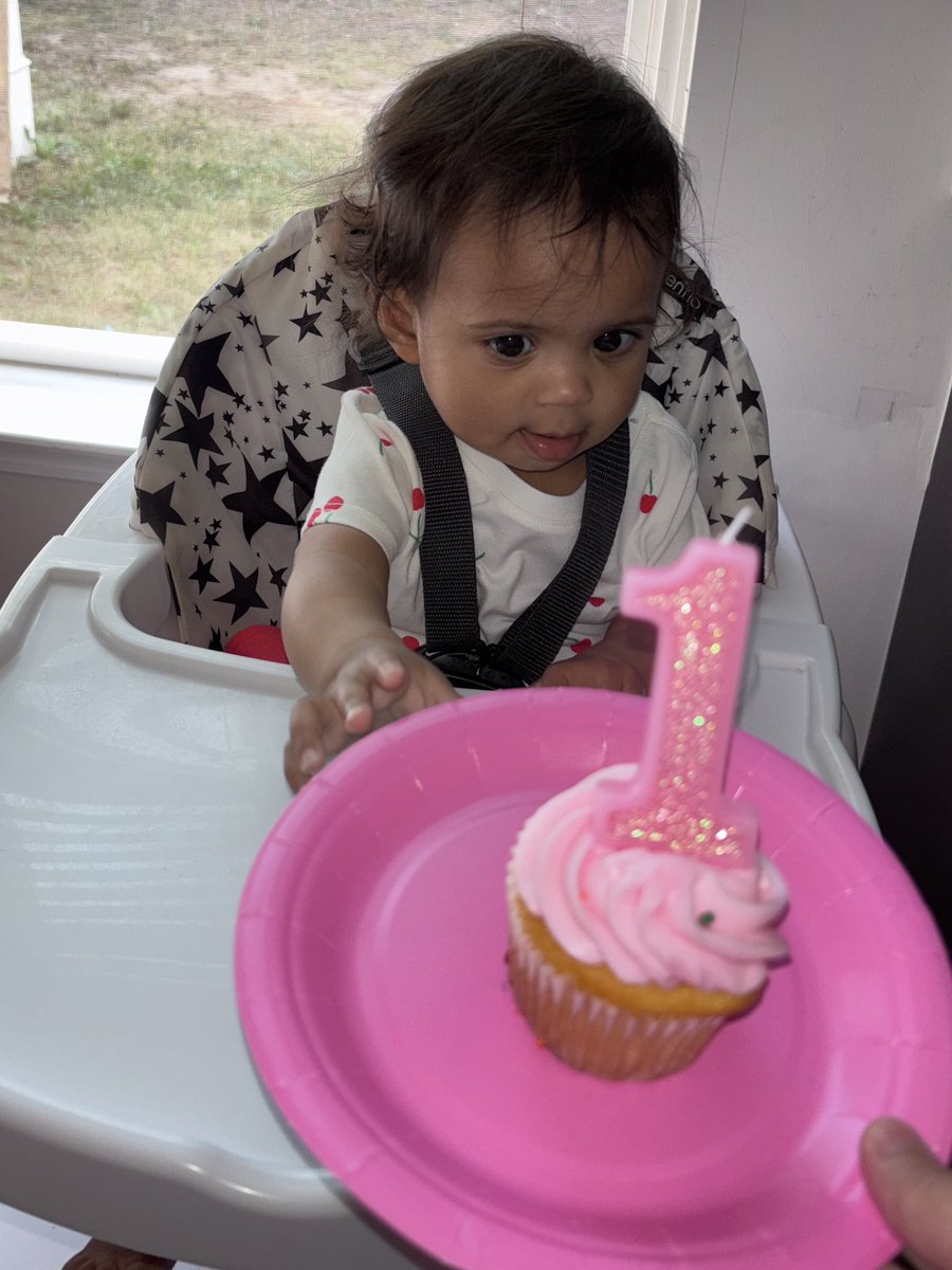 CoachAVMjr's tweet photo. Mr. M/Mr. Martinez Jr Happy Bday Xyla### 👨🏻‍🏫👨🏽‍💻🎉🥳🥳🥳

https://t.co/mJBMEOvqic https://t.co/TbEzNYzqX3