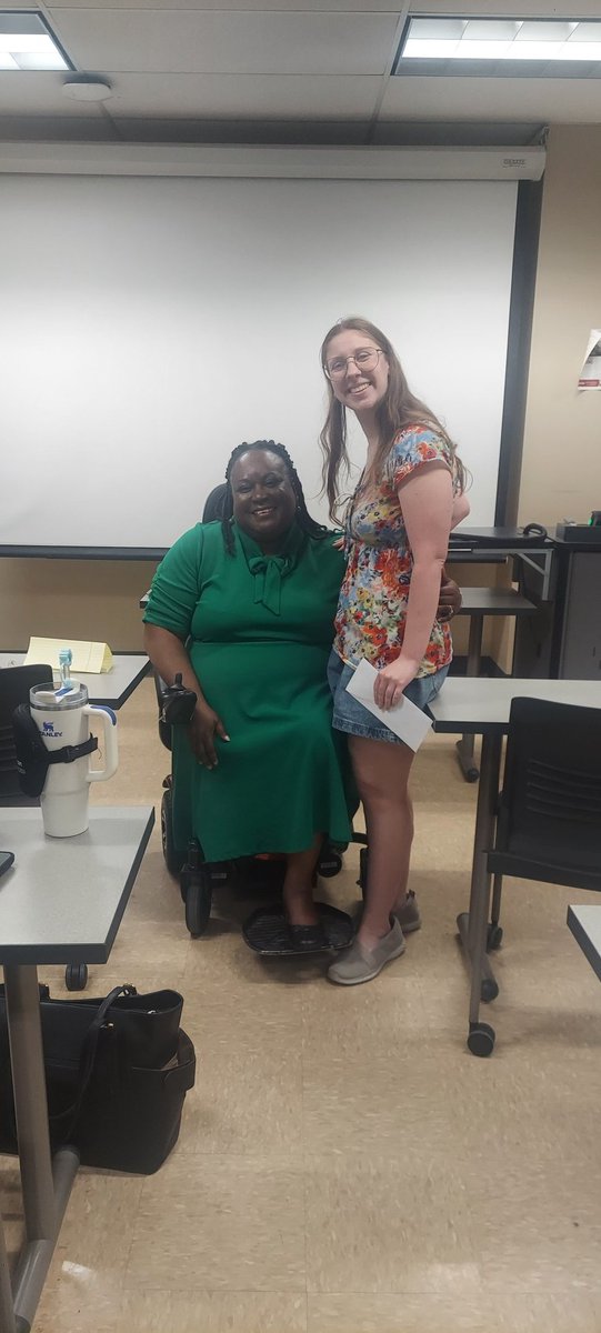 JLHiller's tweet image. I am EXCITED to announce that the earner of this year's "Participation Pays" Gift is Megan Paluszak!!

Thank You Megan for participating in class.

#business #management #capstone #Gary #IUN