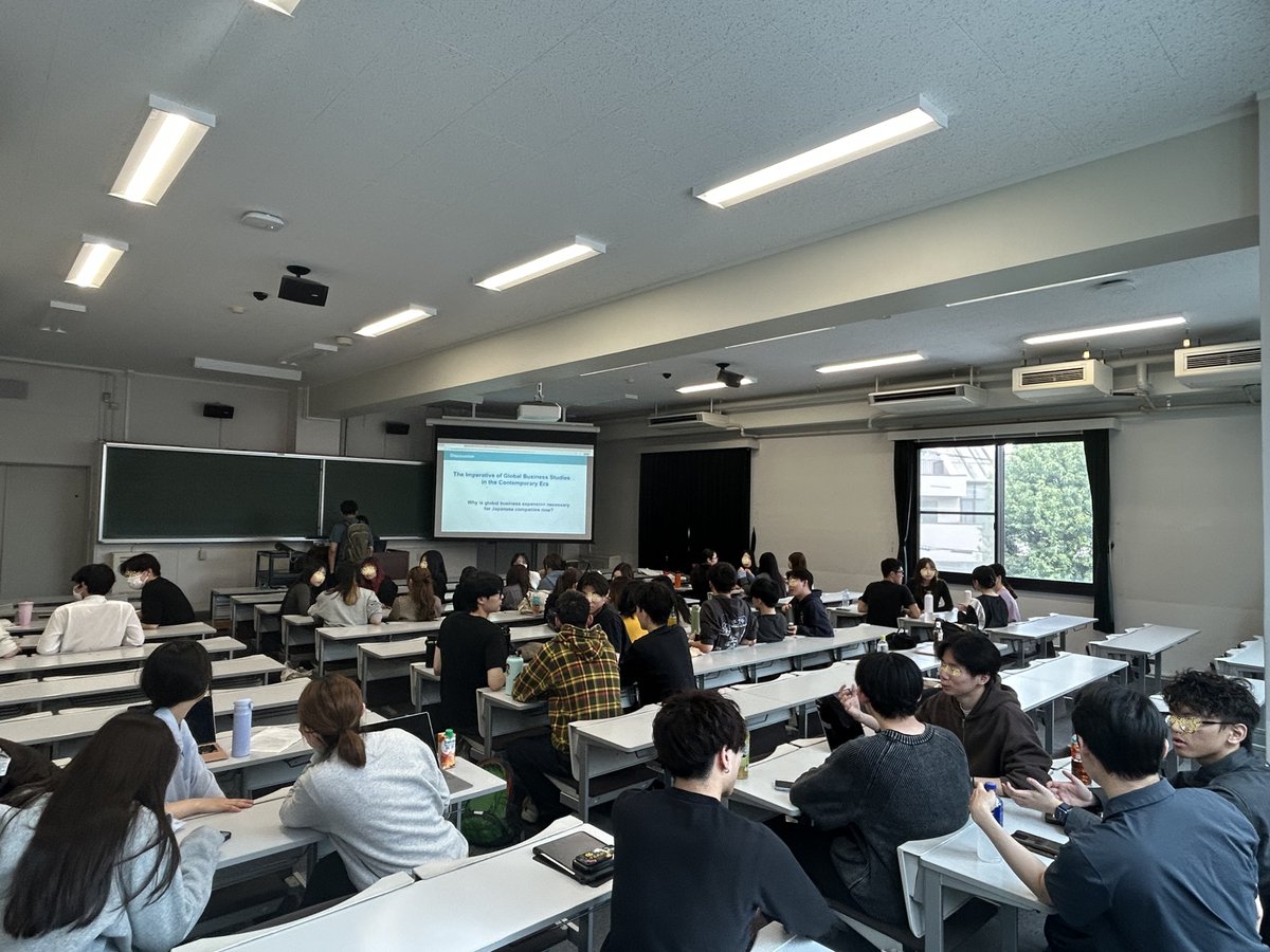 pr_ibl's tweet photo. 🌟 First Session of the【Student-Initiated Special Lecture】Introduction to Global Business: A Strategy Built on Theory and Practice

Mr. Mizumoto, Founder of Freer Co., Ltd., leads students to think globally! Dynamic group discussions made the class engaging and energetic. https://t.co/T60nEsAtbX