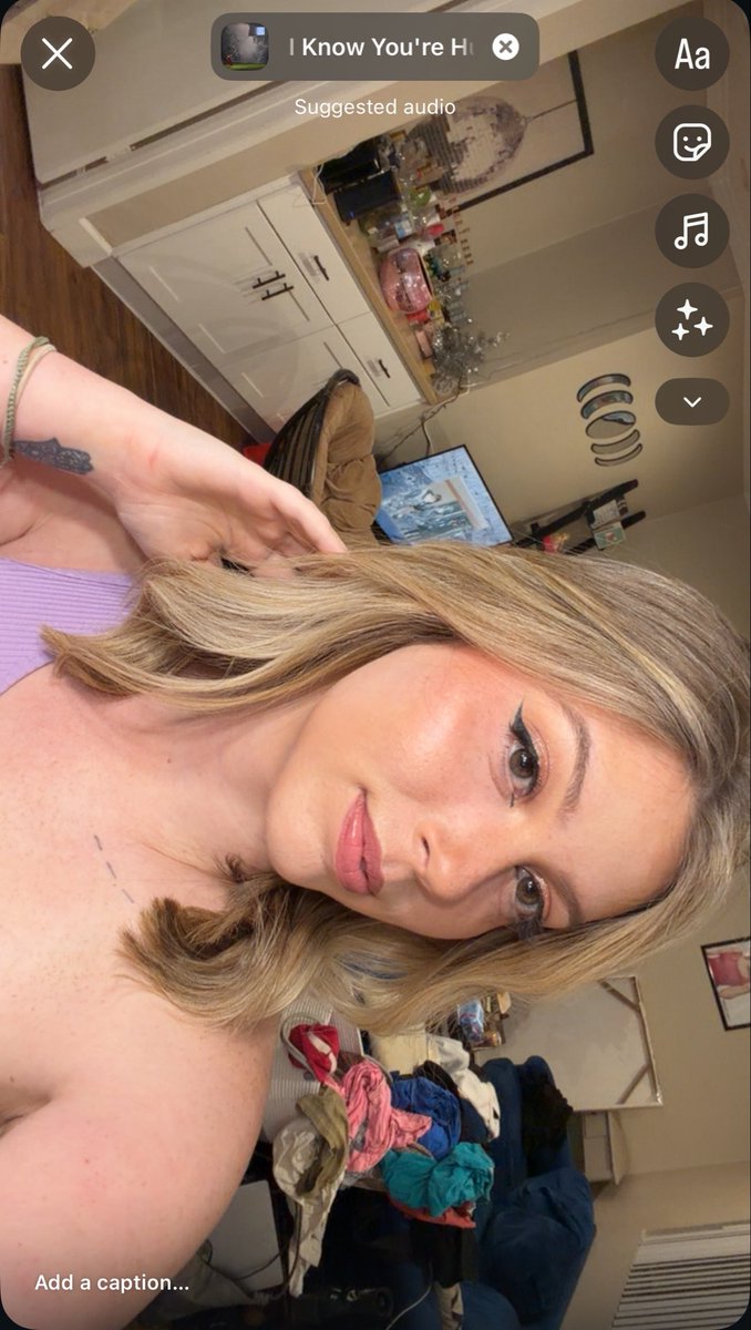 mplg__'s tweet photo. my first time trying winged liner at 16 // this year https://t.co/tXAozkWkIv