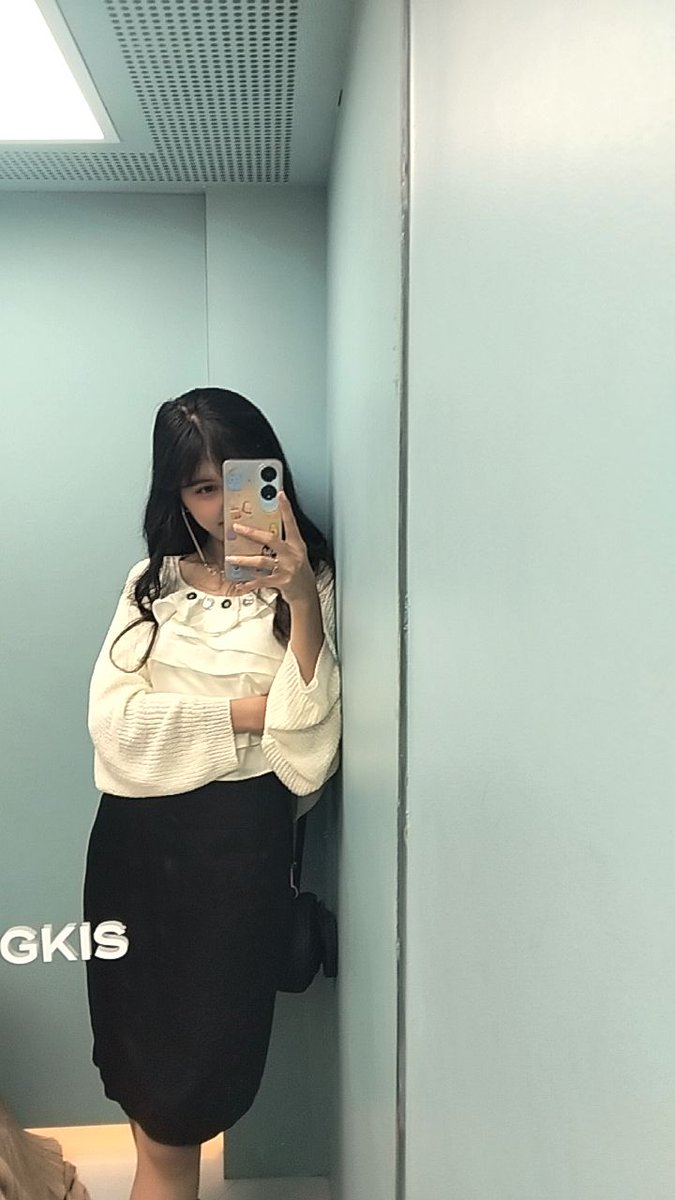 aaaiii ʚɞ (limit) stumble gumys tweet media