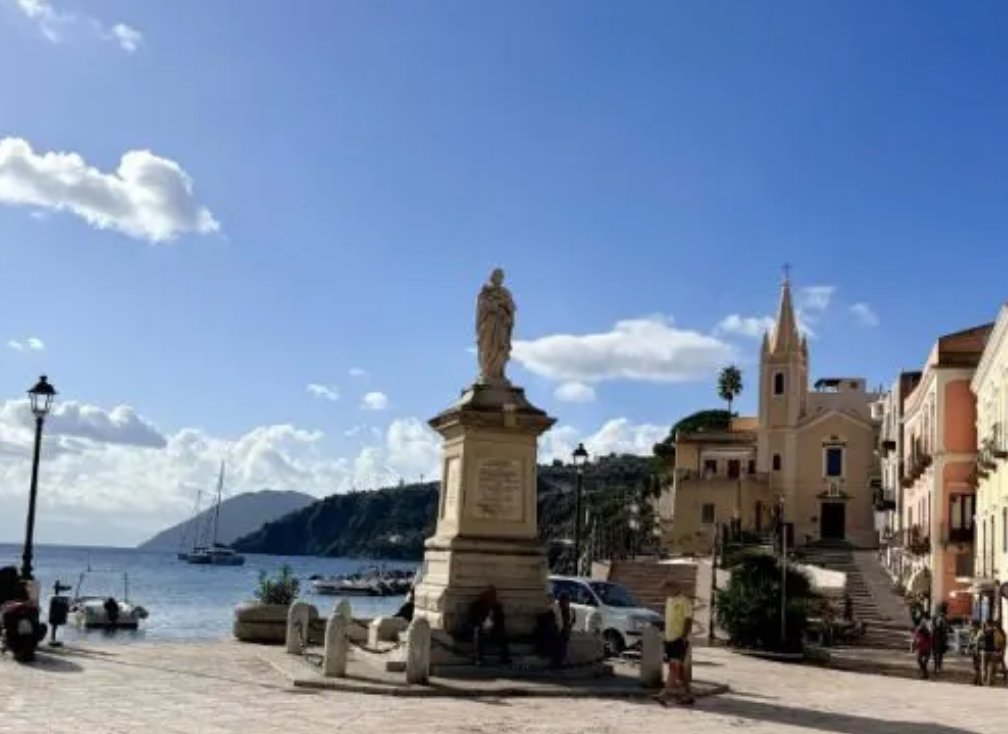 travel4real's tweet image. Sicily done right! From Palermo to Etna and the Aeolian Islands, this 9-day small group tour blends culture, food &amp;amp; stunning views. Limited spots—book now! It will be an unforgettable adventure! 

tinyurl.com/travel-sicily-…

#ItalyTravel #Sicily #TravelDeals