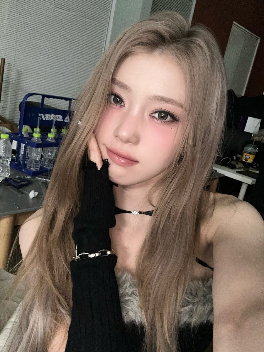 shen xiaoting pics 🦌 tweet media