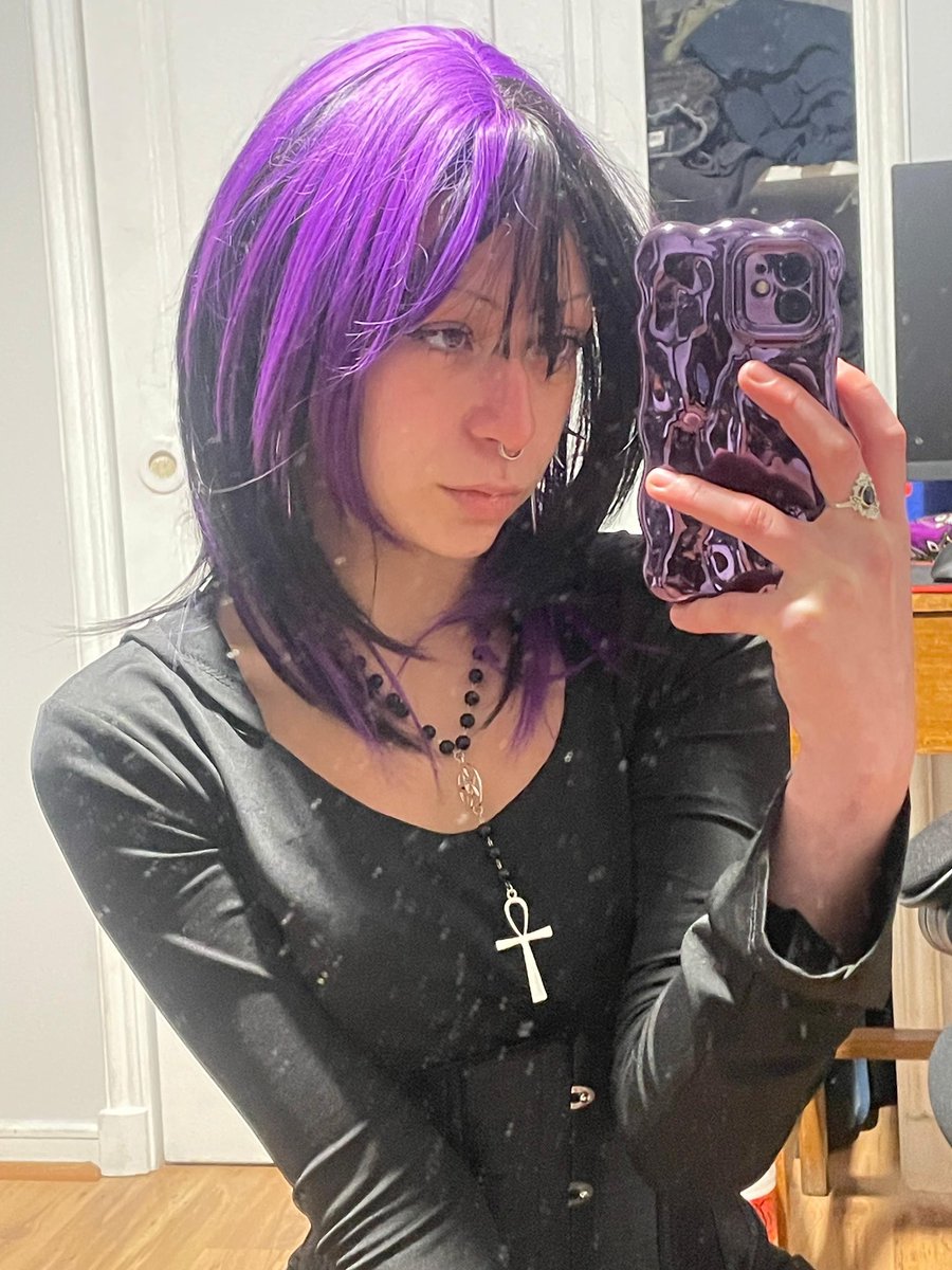 umbriel55's tweet photo. Hi im new in twitter im a 19yo femboy🥰😽 https://t.co/RwCMx71MG4