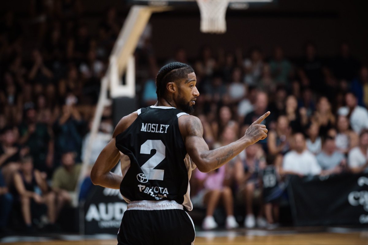 basquet_pfc's tweet image. Final del 2️⃣ Cuarto

 #Pico 39-30 La Unión de Colón

#DalePico ⚫️⚪️⚫️
#LaLigaArgentina 🏀