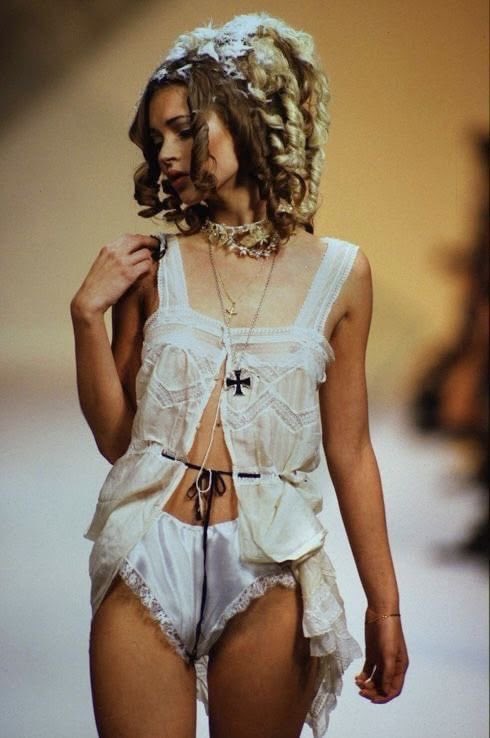 PinkRunwayDiary tweet media