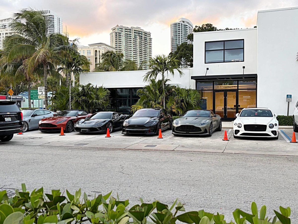 Michael Kelly tweet media