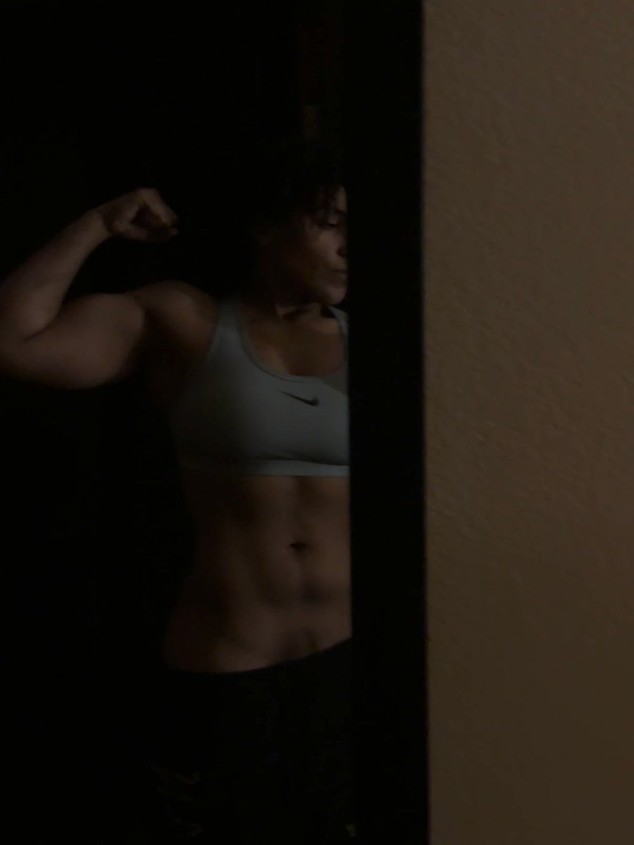 splashsshusband's tweet image. lesbian week of visibility… do yall see me or nah ?
#butch