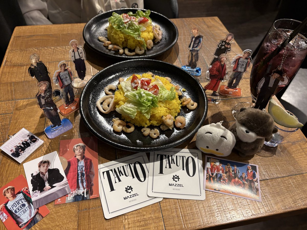 yuripeku's tweet photo. ならちゃんとコラボカフェ🍽️🤍
前会った時はお互いミーグリ前で緊張やばくて、、😂
昨日は色々話せて楽しかった☺️🫶
たっくんいっぱい並べれて幸せやったね☺️

#MAZZELコラボカフェ 
#MAZZEL_banquet
#MAZZEL_TAKUTO https://t.co/b82PWSQFvF