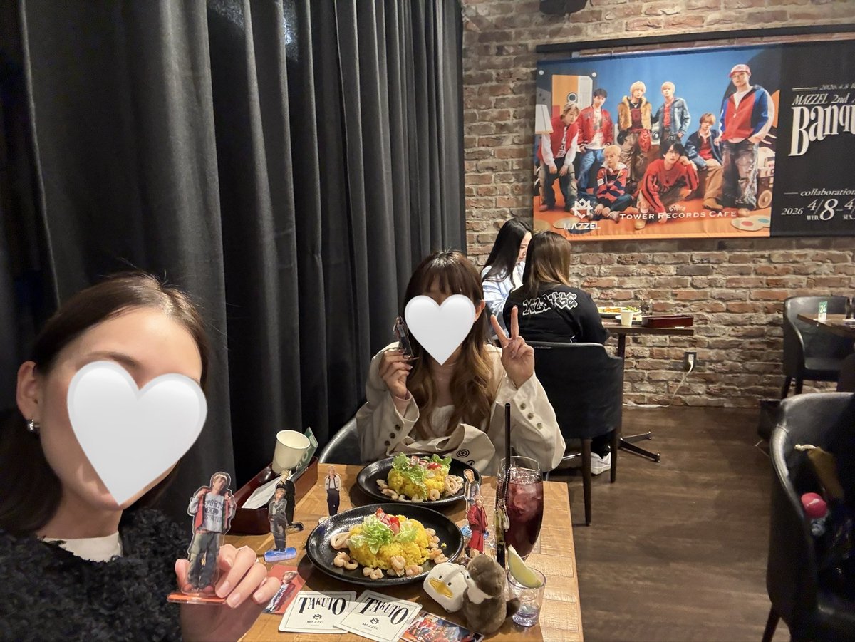 yuripeku's tweet photo. ならちゃんとコラボカフェ🍽️🤍
前会った時はお互いミーグリ前で緊張やばくて、、😂
昨日は色々話せて楽しかった☺️🫶
たっくんいっぱい並べれて幸せやったね☺️

#MAZZELコラボカフェ 
#MAZZEL_banquet
#MAZZEL_TAKUTO https://t.co/b82PWSQFvF