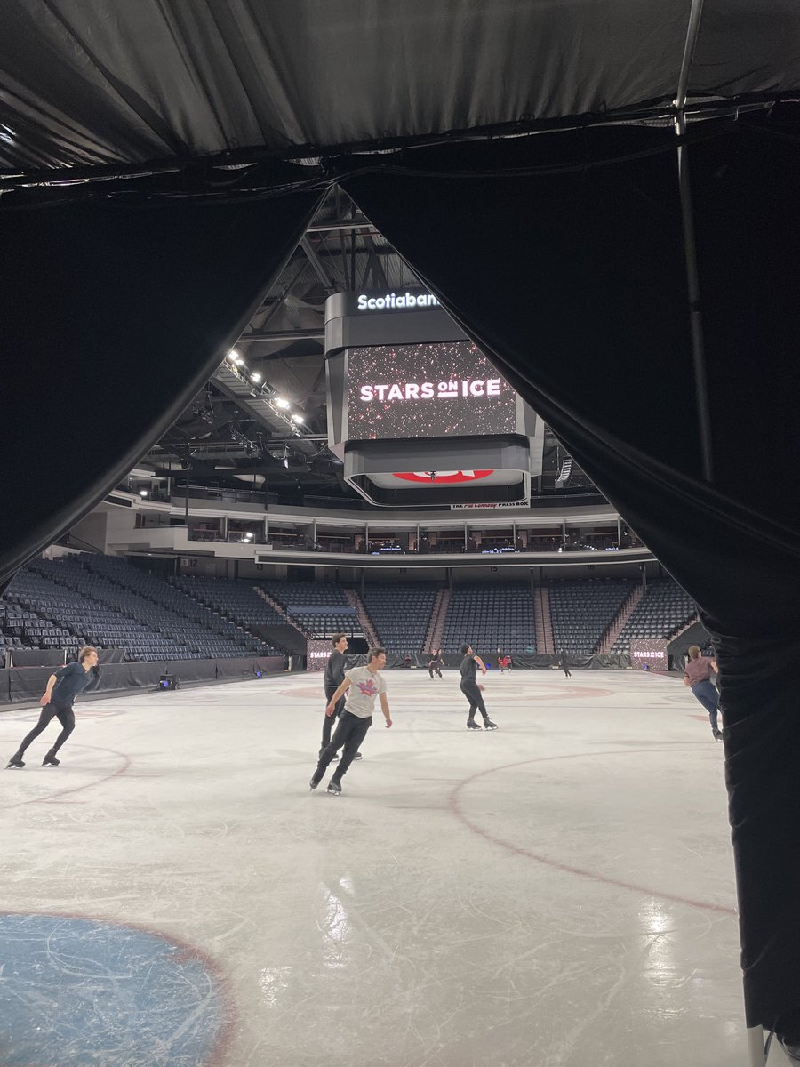 Stars on Ice tweet media