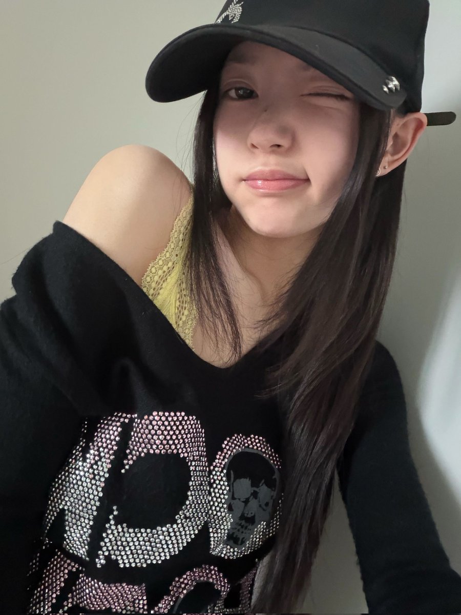 ILLIT WEVERSE tweet media