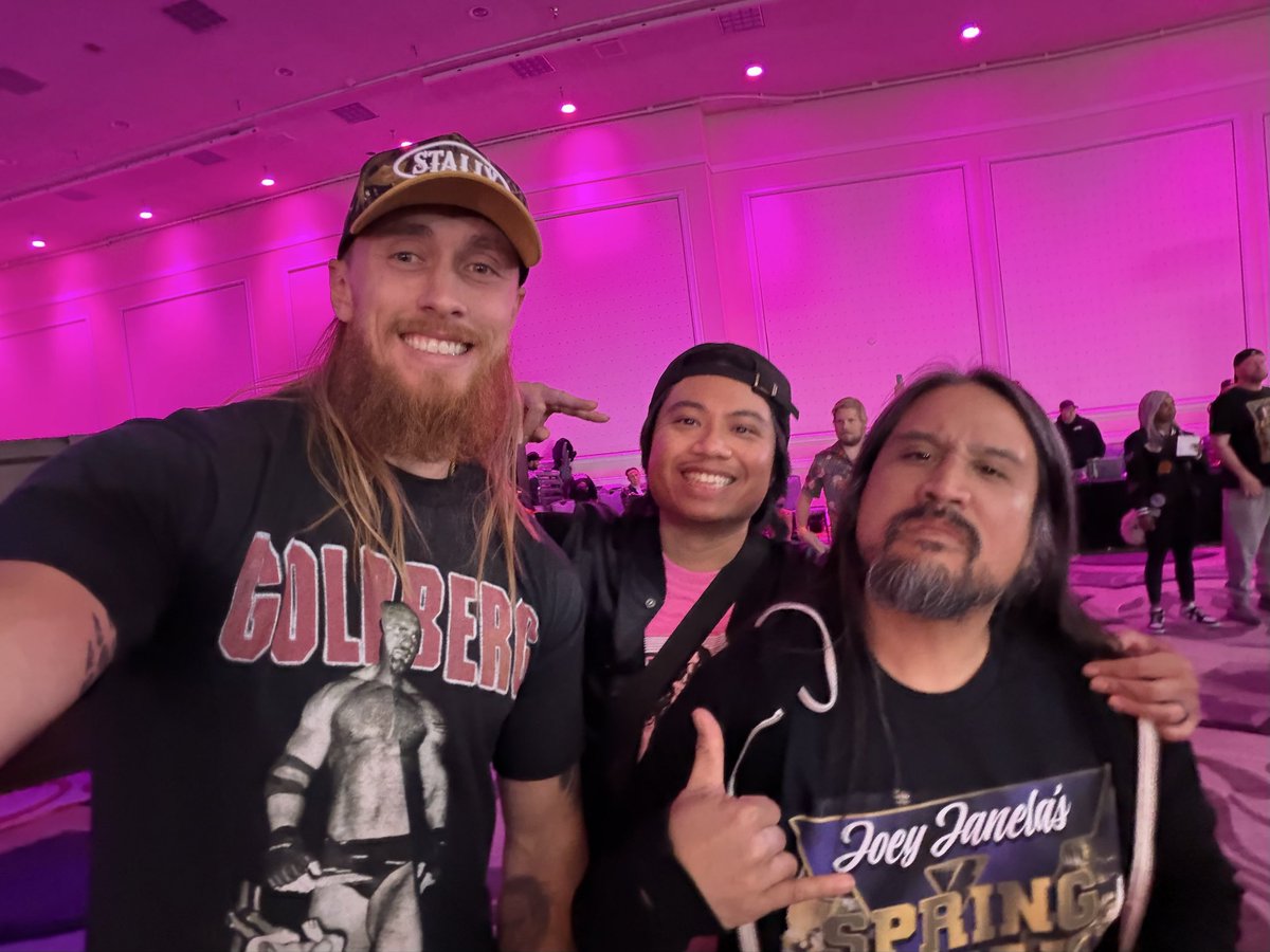 itsNotUItsLee's tweet photo. Vegas was exhausting. Won’t be the last time I do a “WrestleMania” week. https://t.co/rL1aTgqSvy