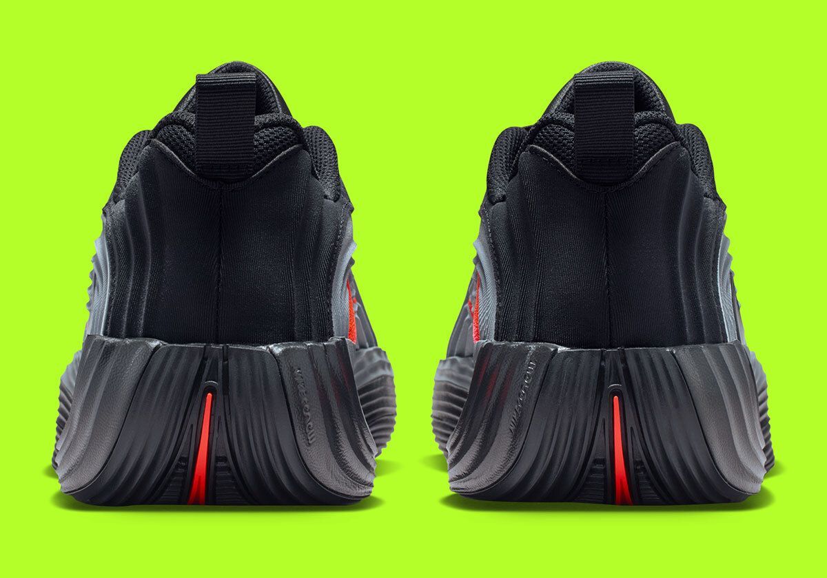 Sneaker News tweet media