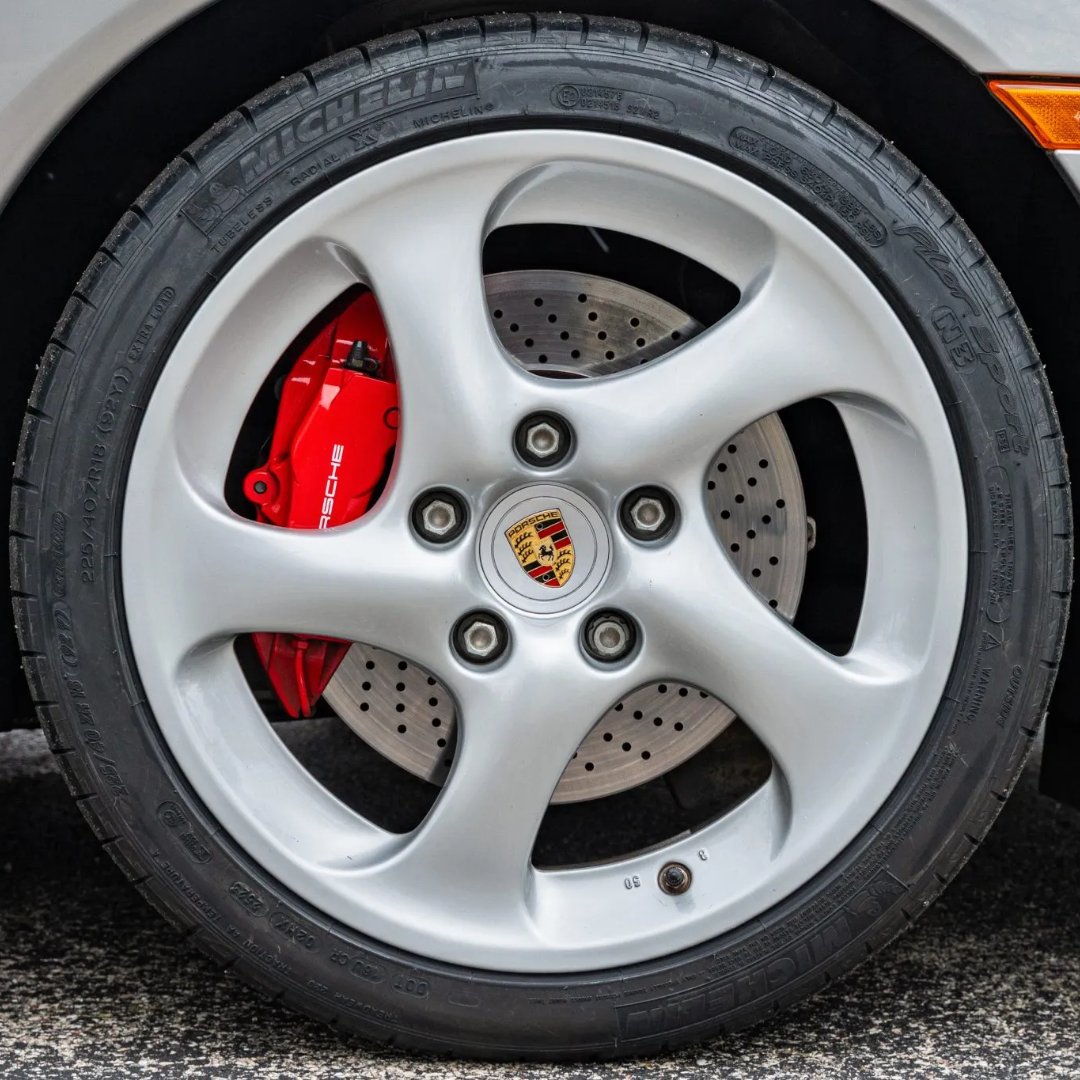 Bring a Trailer tweet media