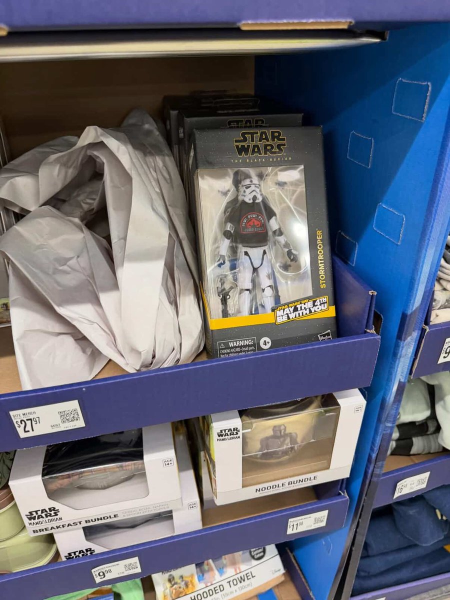 yak_face's tweet image. Keep your eyes open for new Mando and Grogu displays at Walmart that include products including the new Black Series May the Fourth Stormtrooper #hasbro #starwars #starwarsblackseries #walmart #themandalorianandgrogu images via Real Star War Fan