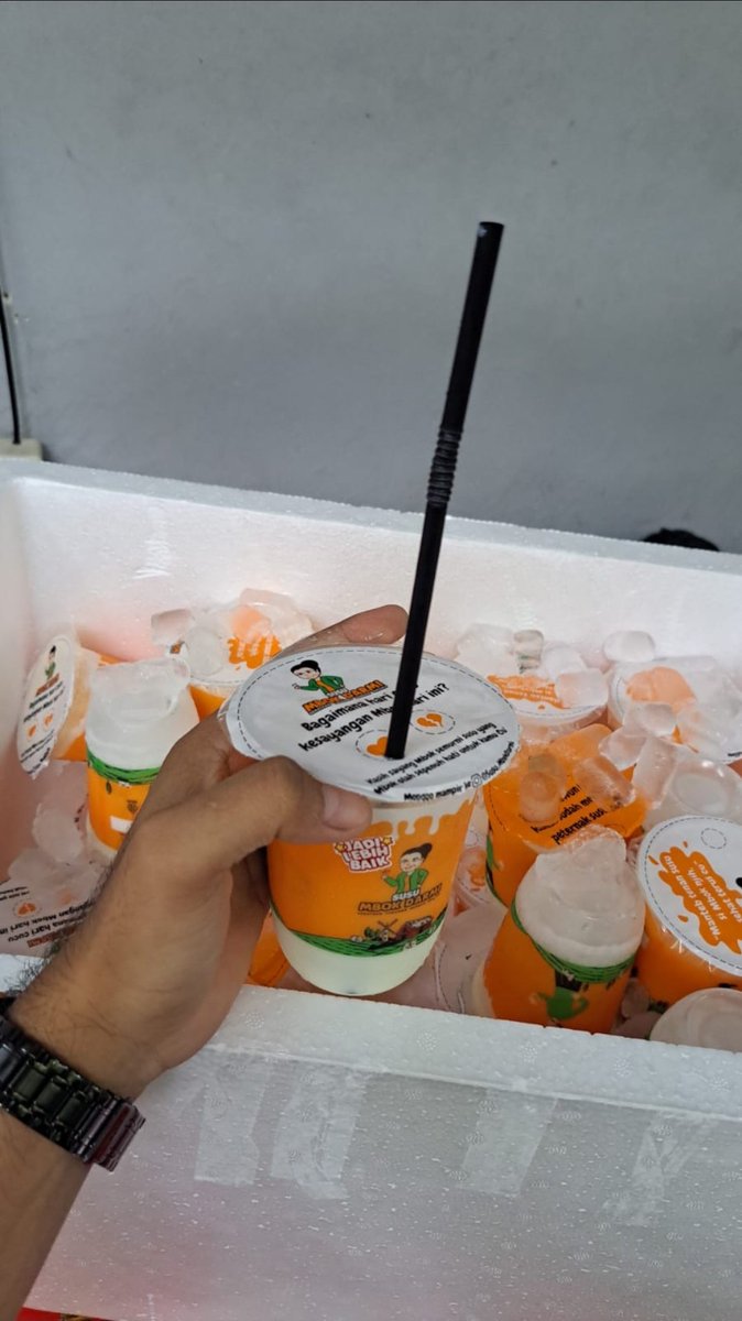 abudmes's tweet photo. tiap beli susu mbok darmi sekarang udah hafal, pasti less sugar biar lebih nyaman diminum #JadiLebihBaik https://t.co/GOsU2nzl59