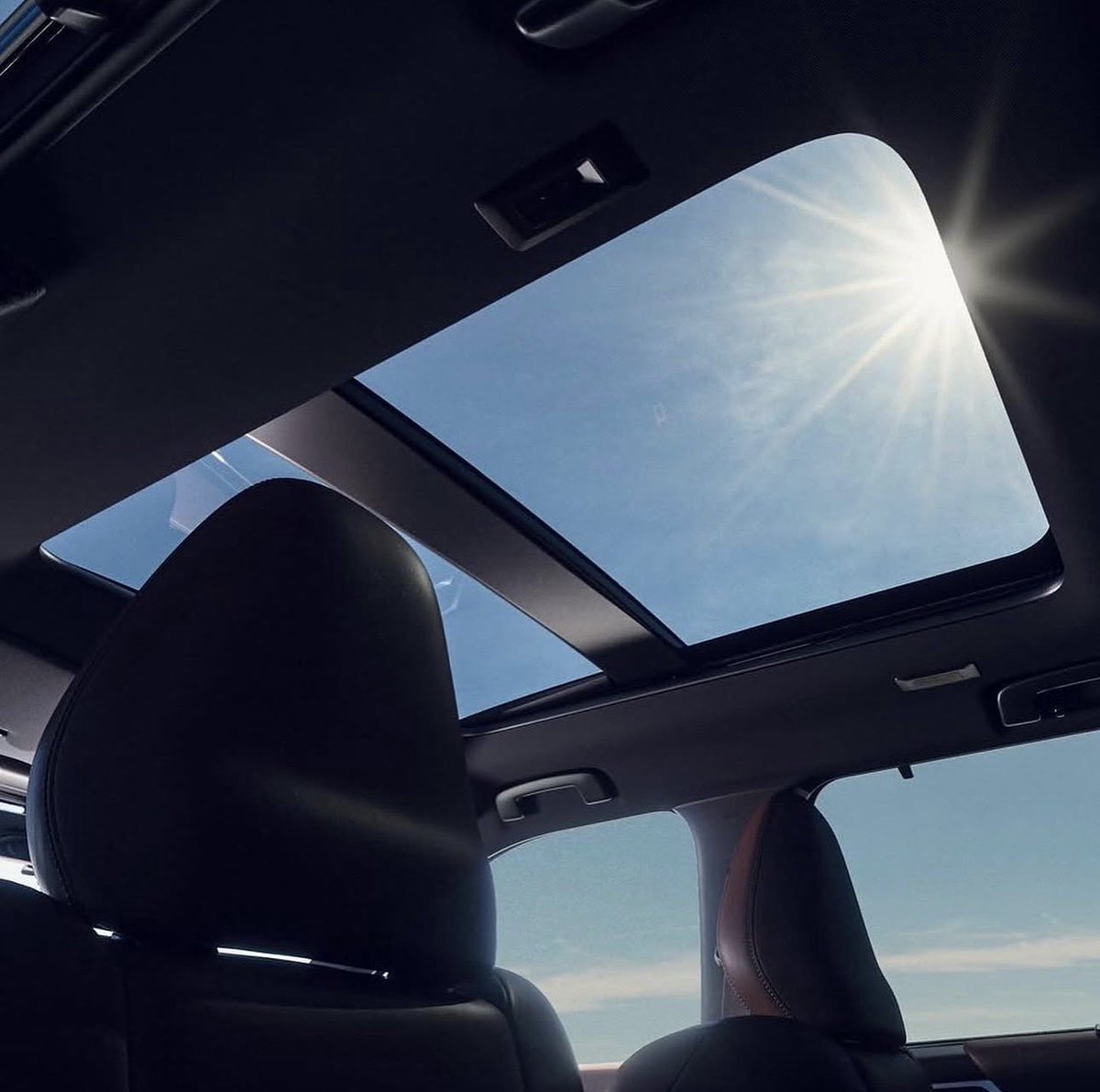 PlatinumMitsu's tweet photo. The stunning interior for the 2026 Mitsubishi Outlander PHEV found in the GT Premium trim level. Brown Semi-Aniline leather seats, and loaded with luxury and safety features. Incomparable to anything in its class https://t.co/BqNL4JaKQY
