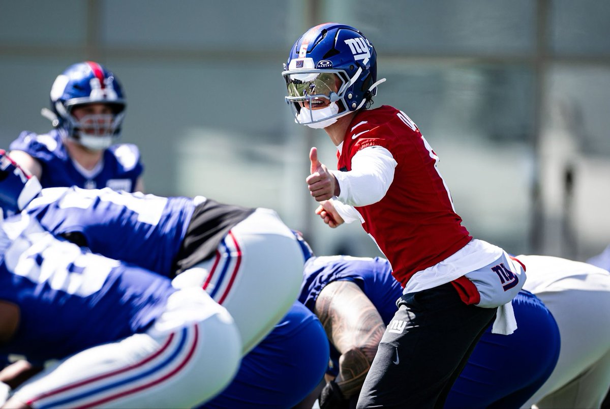 GiantsReport1's tweet photo. QB1 ๐ฅถ https://t.co/IcU0KnalvP