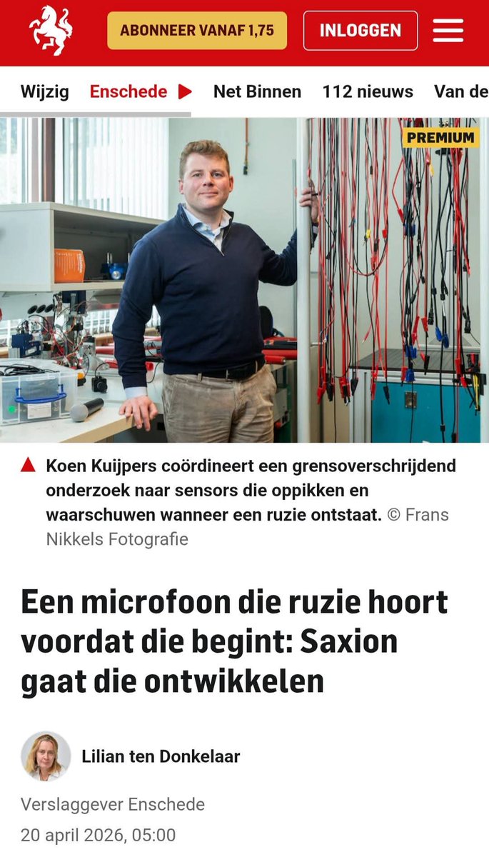 Miss_Royal73's tweet photo. 🎤 Een #microfoon die #ruzie hoort voordat die begint: Saxion gaat die ontwikkelen.
De slimme software registreert alleen patronen in stemmen en geluid. Het gaat ook niet om wat er precies gezegd wordt. Er worden geen scheldwoorden of dreigementen herkend. „Het gaat om de #intonatie, de snelheid waarmee iets gebeurt of gezegd wordt. Het is de combinatie van die geluiden.”
Als daarbij iets herkend wordt dat mogelijk wijst op een probleem, dan gaat er alleen een signaal naar een meldkamer. Geen tekst. „Dat signaal geeft alleen een locatie. Er worden geen stemmen of gesprekken opgenomen of verstuurd”, verzekert Kuijpers. „Dit is geen big brother.” 🤡
Alles enkel voor uw veiligheid. 🤓