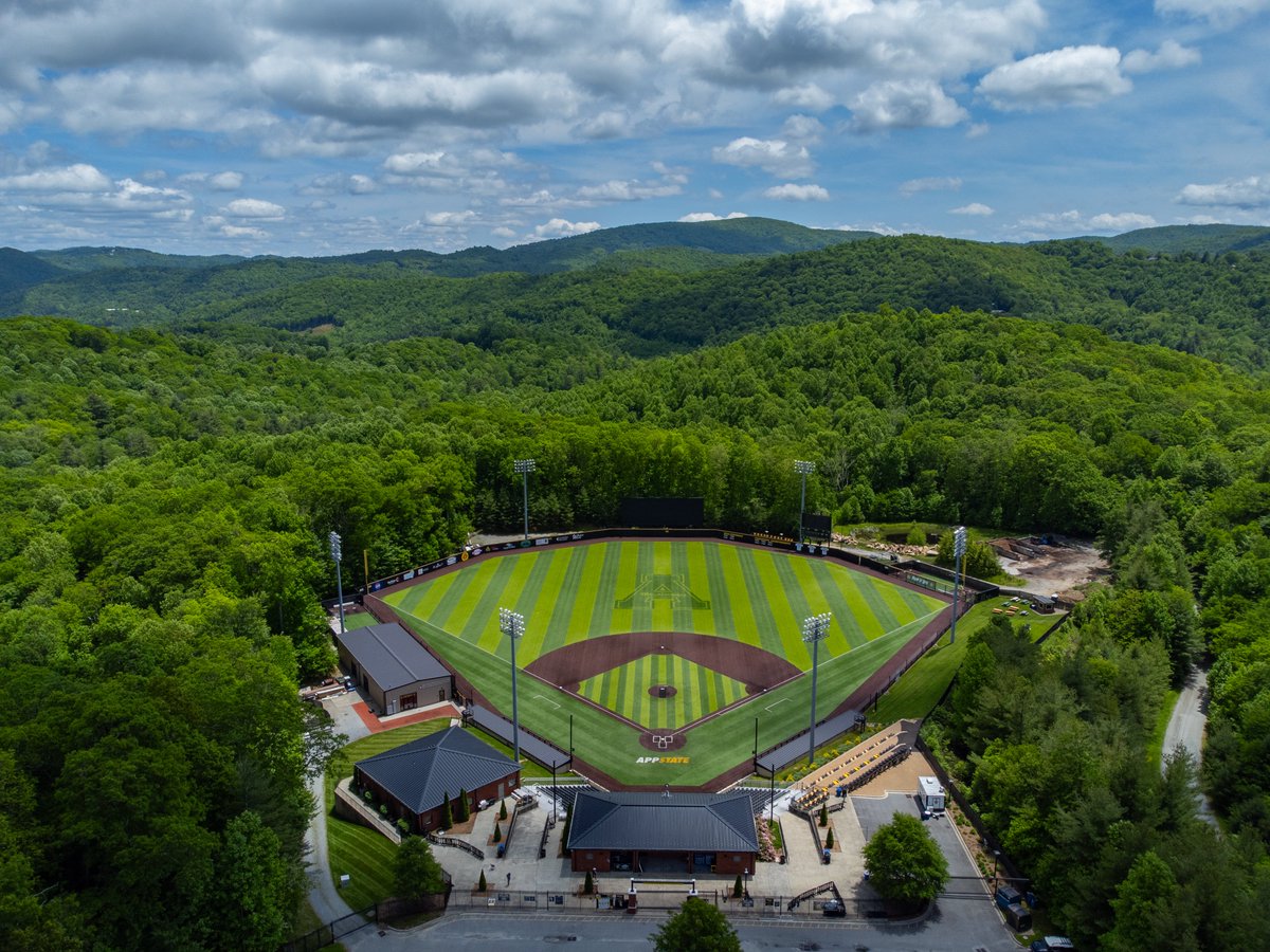 appstatesports's tweet image. Lucky to call this place our own. 

Happy Earth Day, #AppNation 🌎

#OTM