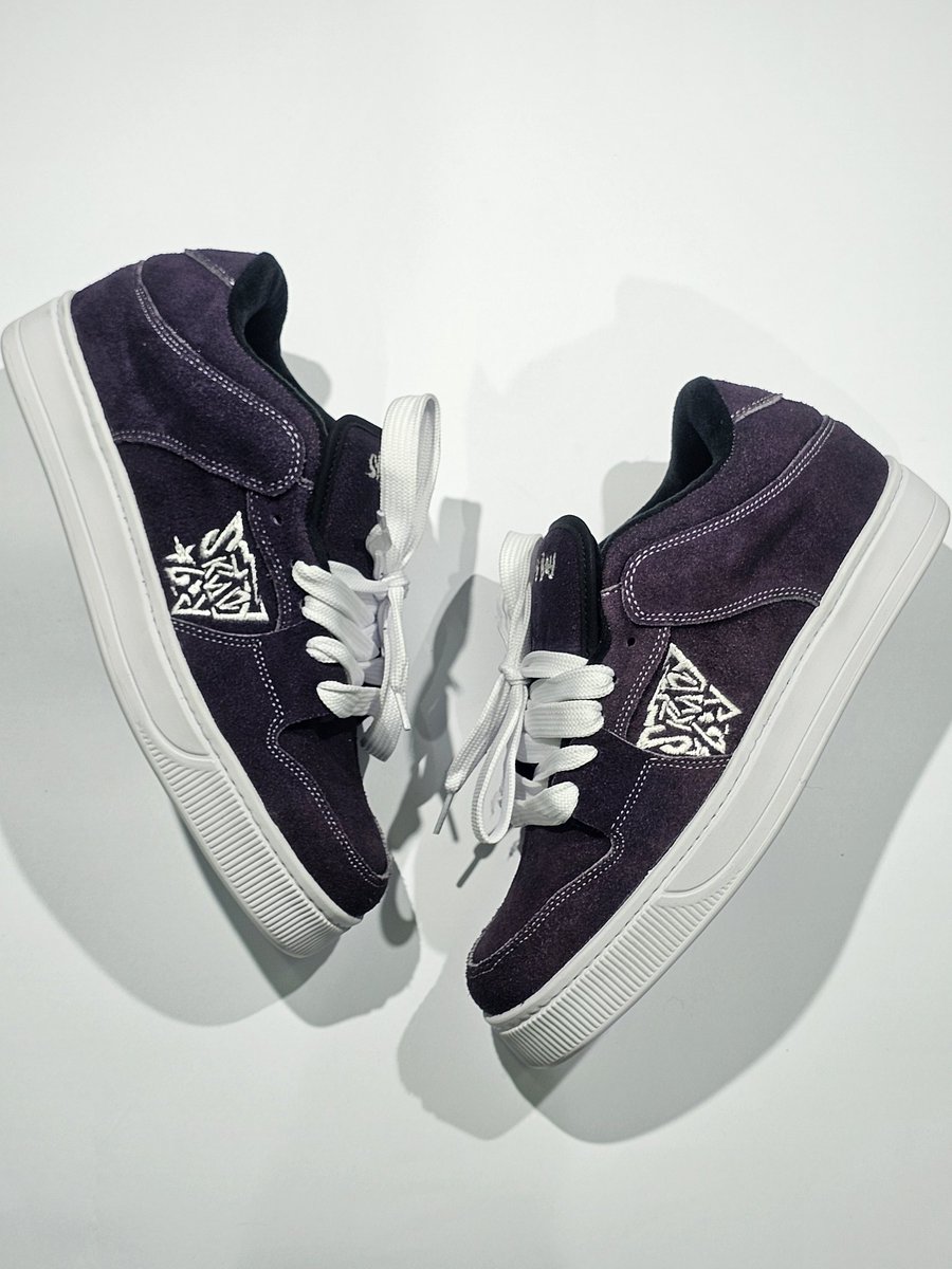 Te gusta el morado? 
No dudes en hacer tu pedido sneakers skinny boy❤️

WhatsApp 313-892-0027