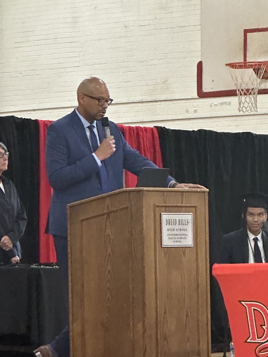 DCSD_Secondary1's tweet photo. Druid Hills showed up and showed out for their Half Cap ceremony! 🎓👏 Shoutout to our rising juniors stepping confidently into their next chapter. #ClassOf2028 #HalfCap https://t.co/GhDqKnod49
