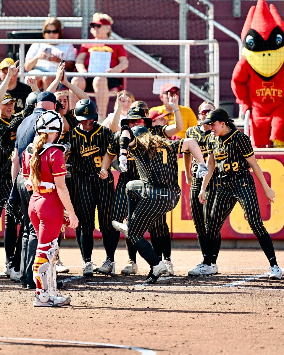 iowasoftball's tweet photo. Heading back to Iowa City with a dub 🤝 https://t.co/zrMIm9V6YM