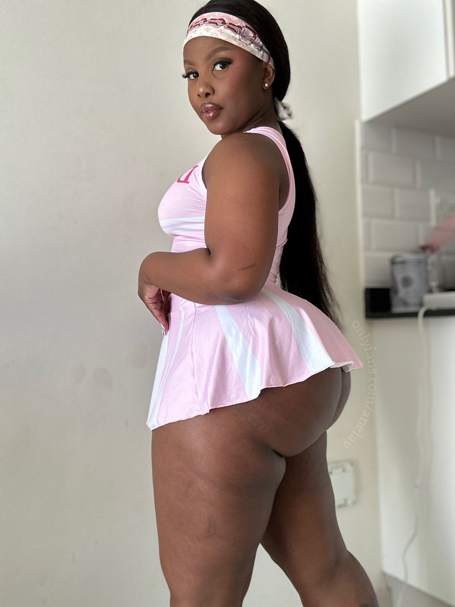 Bubbles 🍑 tweet media