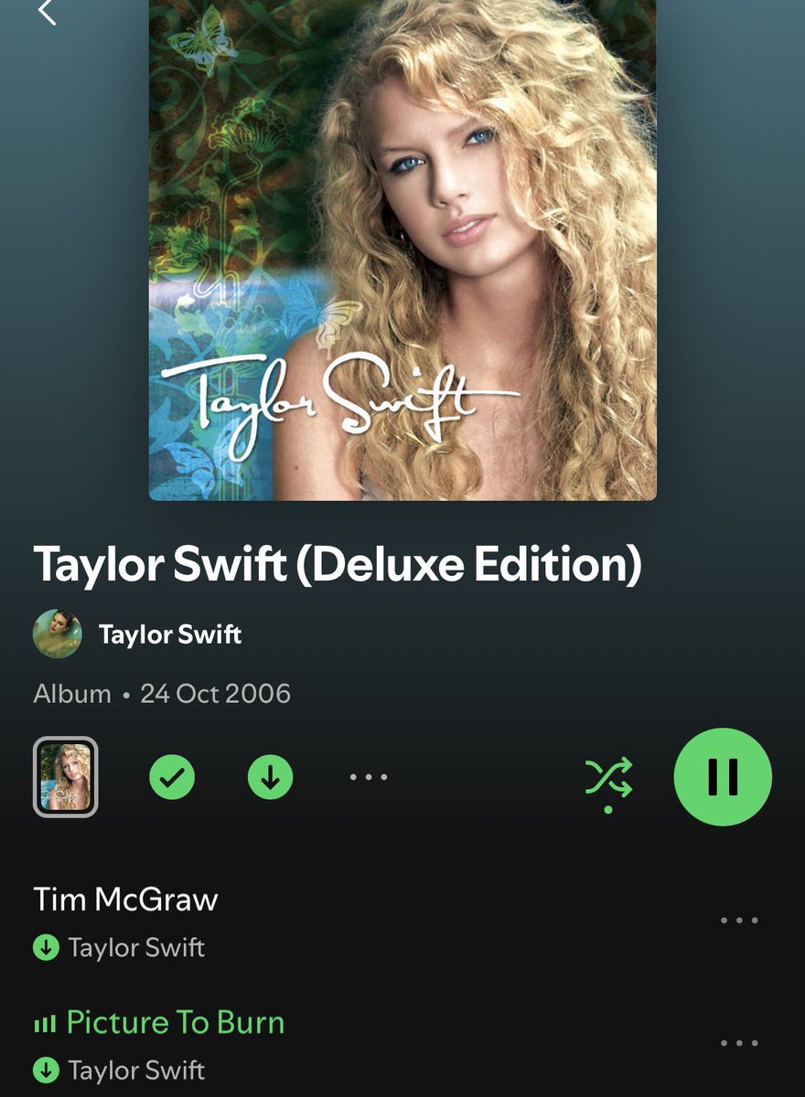 𝒸𝒾𝓃𝓃𝒶𝓂𝑜𝓃𝒷𝑜𝓎 tweet media