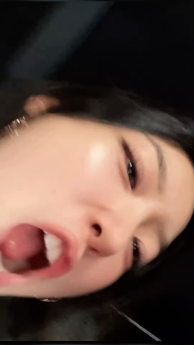 óculos de grau preto da megan tweet media