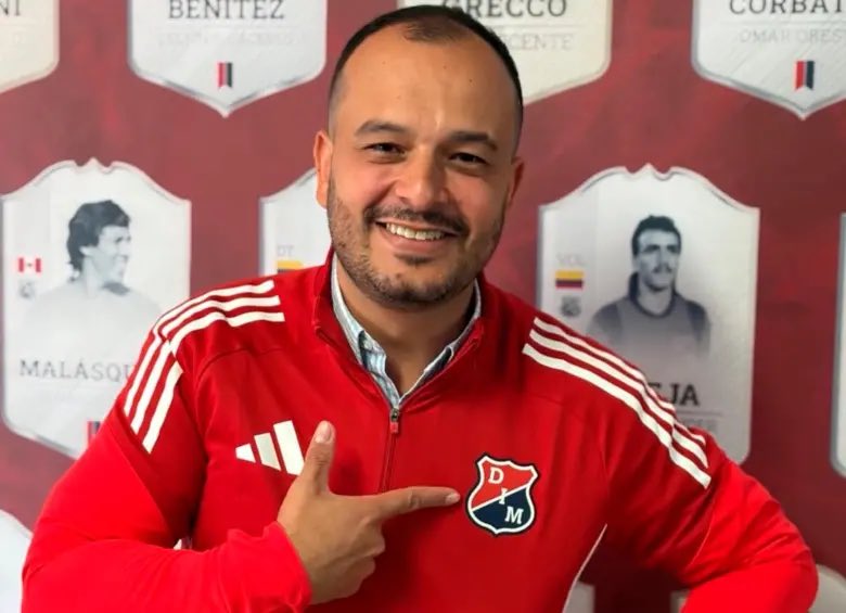 paisadim1913's tweet photo. Este es el cáncer del @DIM_Oficial. Hasta que esta gente no se vaya, este equipo no volverá a salir campeón. https://t.co/uPPAY2JMZD
