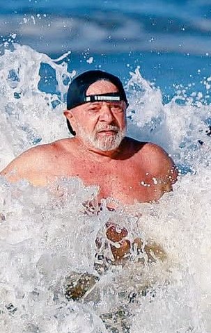 SagerJonas's tweet photo. @Onlyobserve420 @Metropoles a besta saindo do mar para ler o comentário da besta comendora de capim 🤣🤣🤣🤣🤣🤣🤣🤣🤣 https://t.co/3ubC0i6y0c