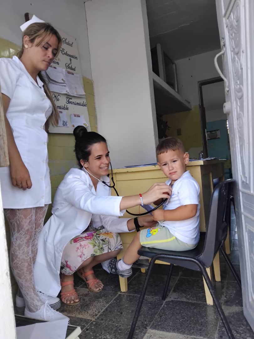 DpsMayabeque's tweet photo. Ante la actual contingencia electroenergetica en #Cuba continuamos potenciando en #Mayabeque  la resolutividad del programa del Médico y la Enfermera de la Familia para garantizar el proceso de atención primaria a nuestra población. #CubaPorLaVida #JuntosPorMayabeque https://t.co/JejSubrcm7