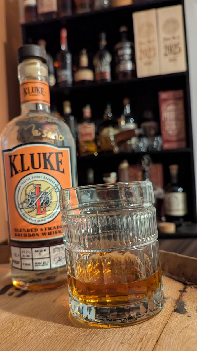 kornykory's tweet image. What are you having on this crisp Tuesday evening? #bourbon #whiskey @depthofghost