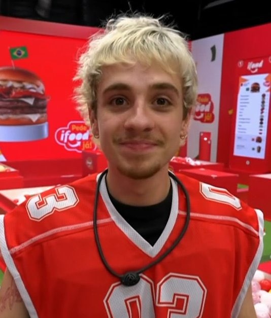 D̴αɳιel tweet media