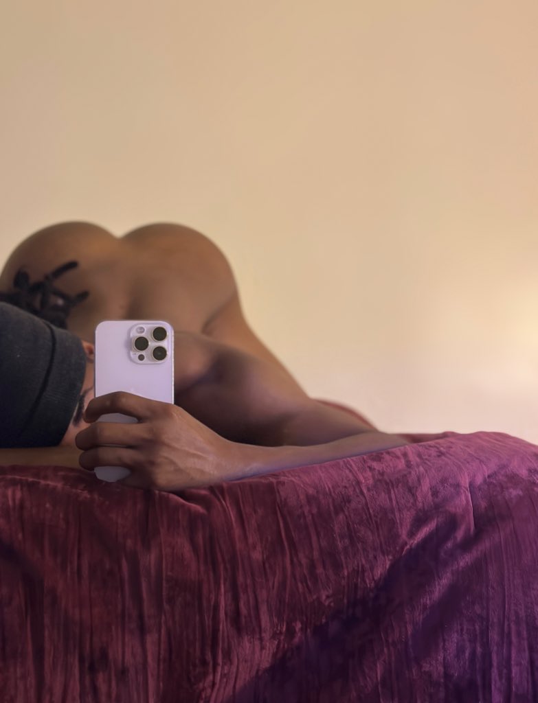 nonchalantpa's tweet photo. Face down ass up🫰🏼 that’s how he like me 🍑💦 eat up ngga💦 https://t.co/EOJI8GfAeZ