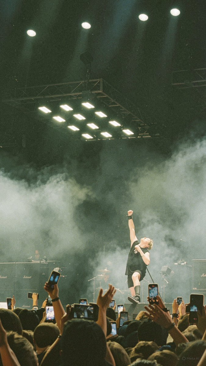 cata,ENCERRADA EN EL PLACARD EN VELEZ EL 23/5 tweet media