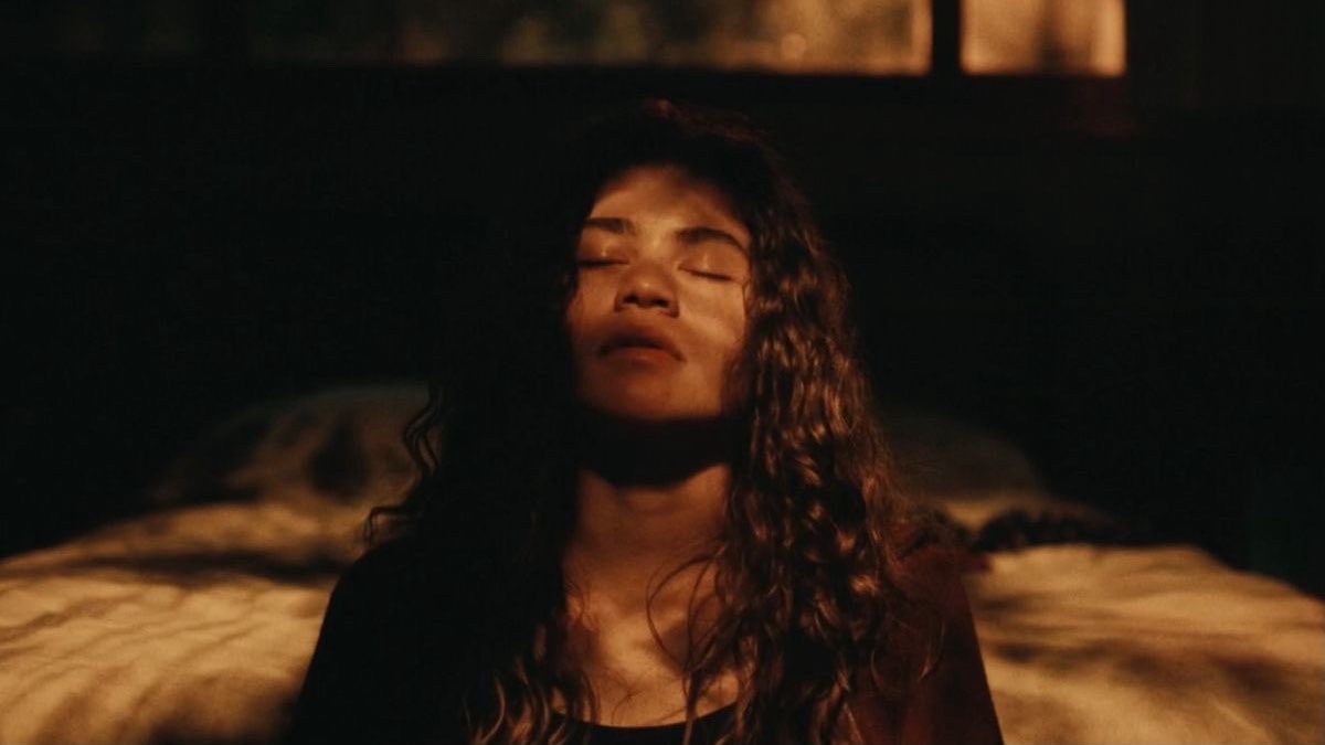 𝐳𝐨𝐞 tweet media