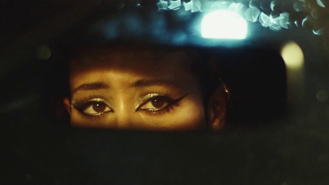 𝐳𝐨𝐞 tweet media