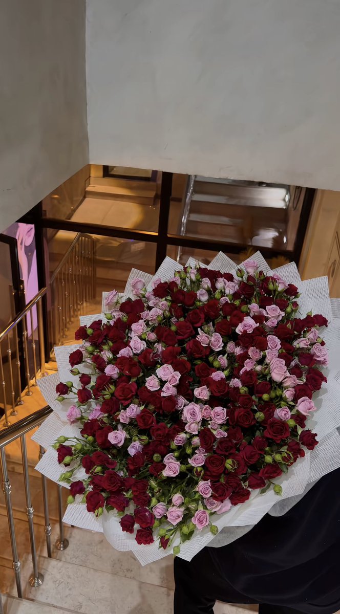 RooR_113's tweet photo. مرحبا بك في مداهيل قلبٍ ماوطاه ألا أنت 
ياأغلى من وطى حبه جال قلبي وشريانه ..❣️ https://t.co/8yYiJssziR