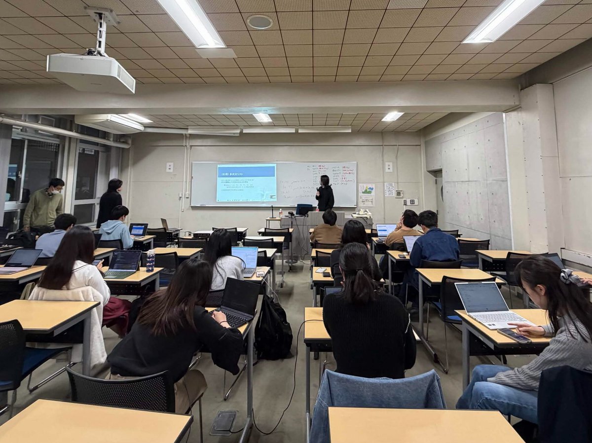 kcs1959's tweet photo. 新歓期間は、Python講習会も実施しています！🎉

変数/配列/型、if/while文などの基本を学び、Pythonで簡単なゲームを作ったり問題を解いたりします。
部員がTAとなって、新入生の皆さんと交流します。

【第3回】4/28(火) or 4/30(木)

もぜひお越しください！

#春から慶應 #慶應新歓2026 https://t.co/lSzlxBpwsB