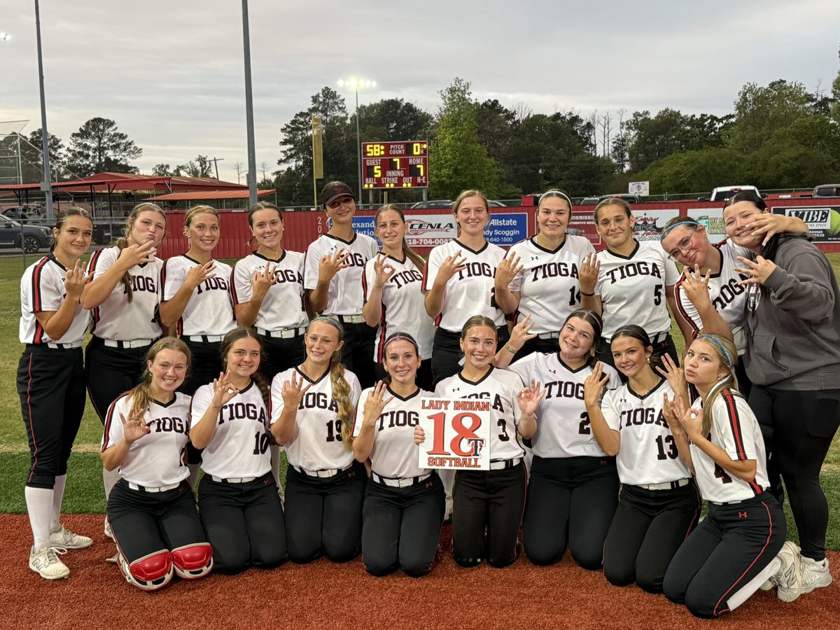 TiogaSoftball's tweet photo. On to the quarters!!❤️🥎🖤 https://t.co/J9rL8t7uyA