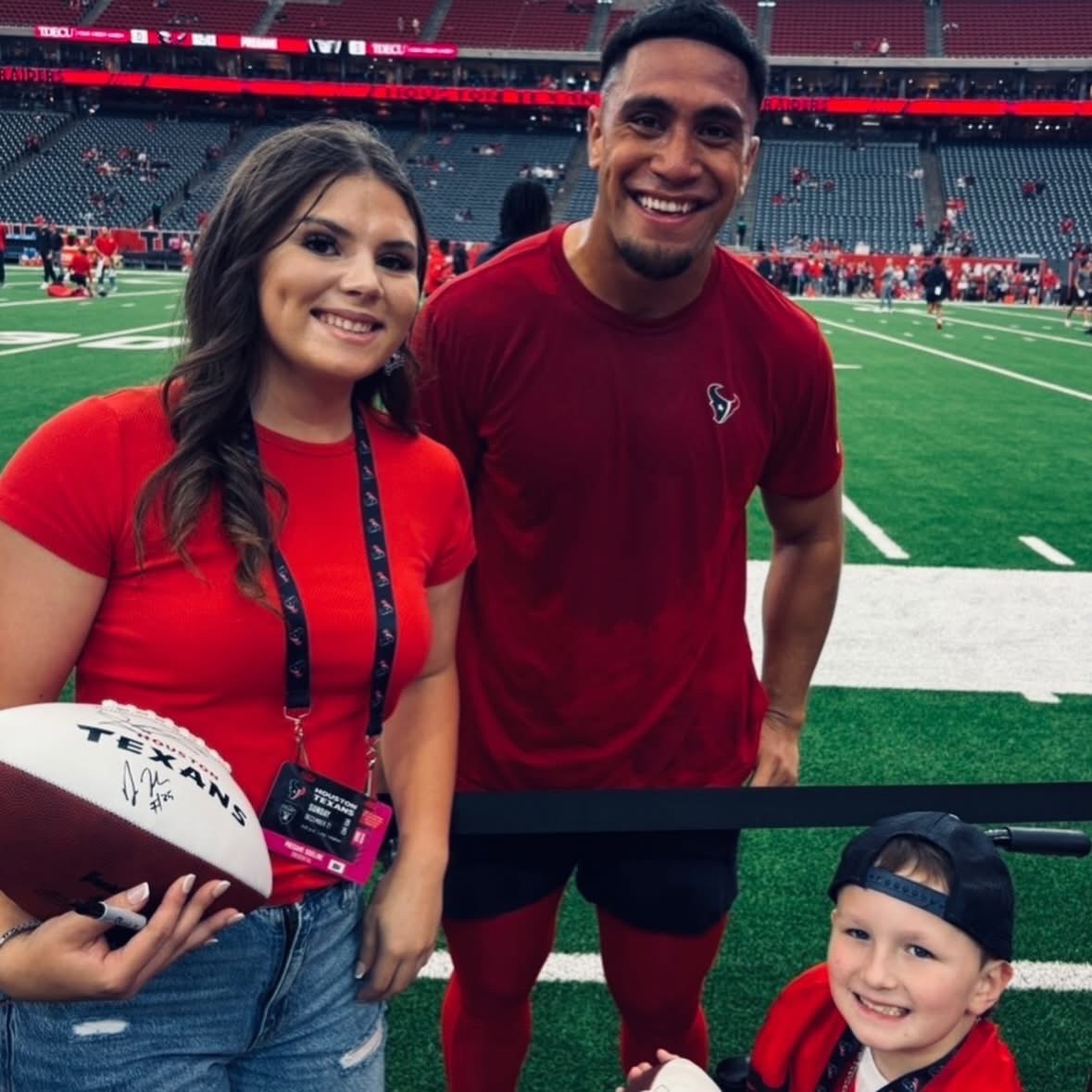 TexSportsReview's tweet photo. @HoustonTexans #Blessed
Thank you!! https://t.co/mv6gA5XvT4