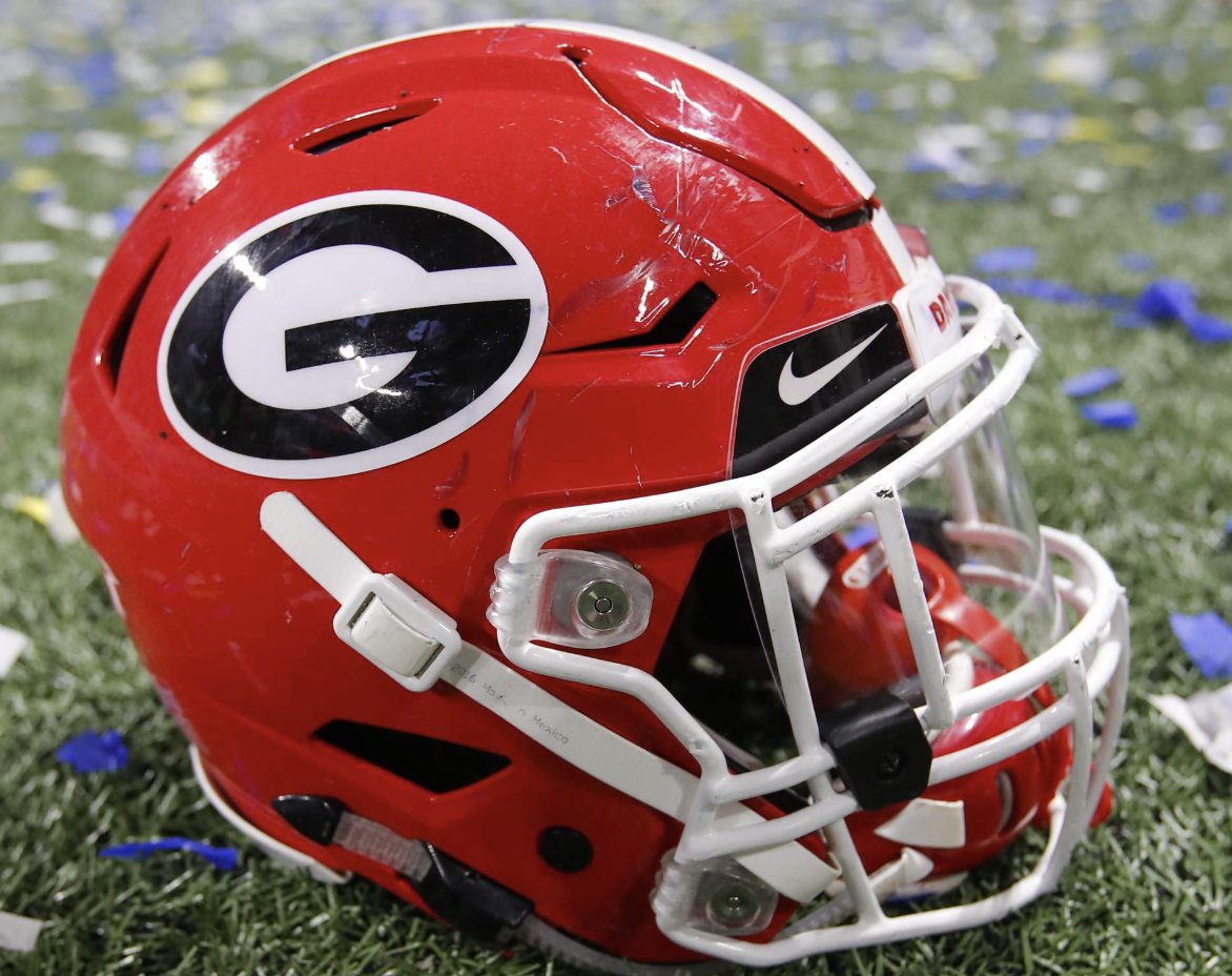 Green19Football's tweet image. Are the Bulldogs built for another national title run in 2026? 🏈🐶

#Georgia Bulldogs 2026 Roster Intelligence Breakdown

green19.net/news/georgia-b…

#UGA #NCAA #CollegeFootball #Dawgs #SEC