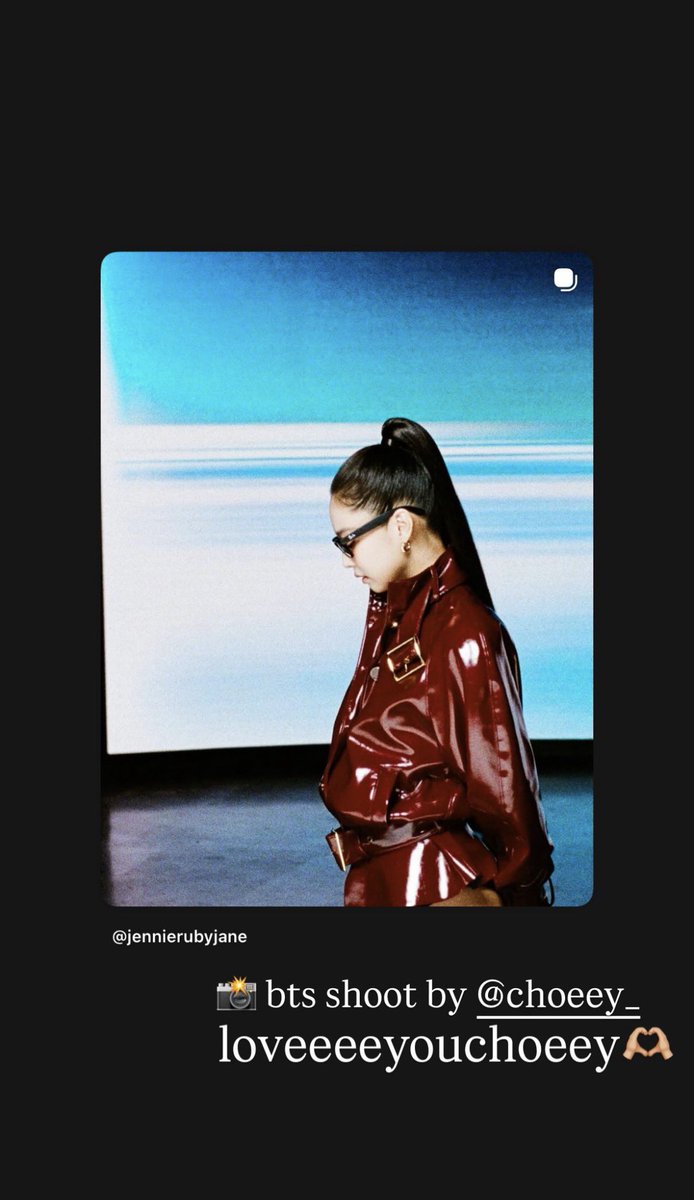 jenniekimbrasil's tweet image. 📲 JENSTORY| jennierubyjane

“bastidores do shoot por @.choeey_
amoooovocêchoeey 🫶🏻”

“😎”

#JENNIE #제니 @jennierubyjane