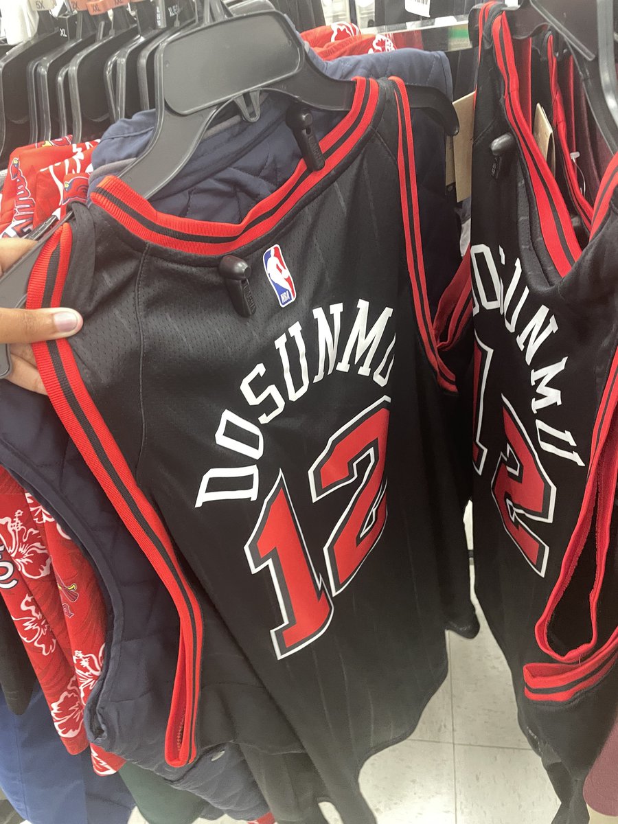 zhanee04's tweet photo. seen it at marshall’s should go back n pick it up🤔 https://t.co/XNR1aQmEEq