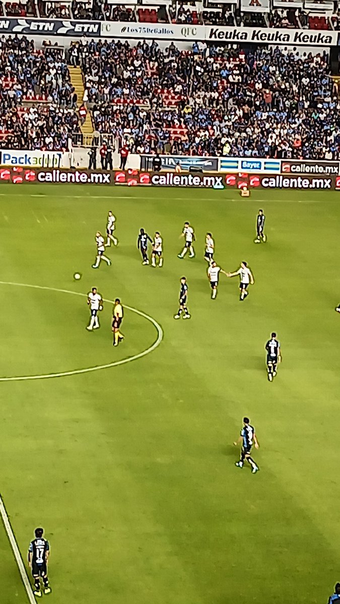 fcocheglez's tweet photo. @CruzAzul se pone en ventaja en El Corregidora https://t.co/oXXA33e0zH