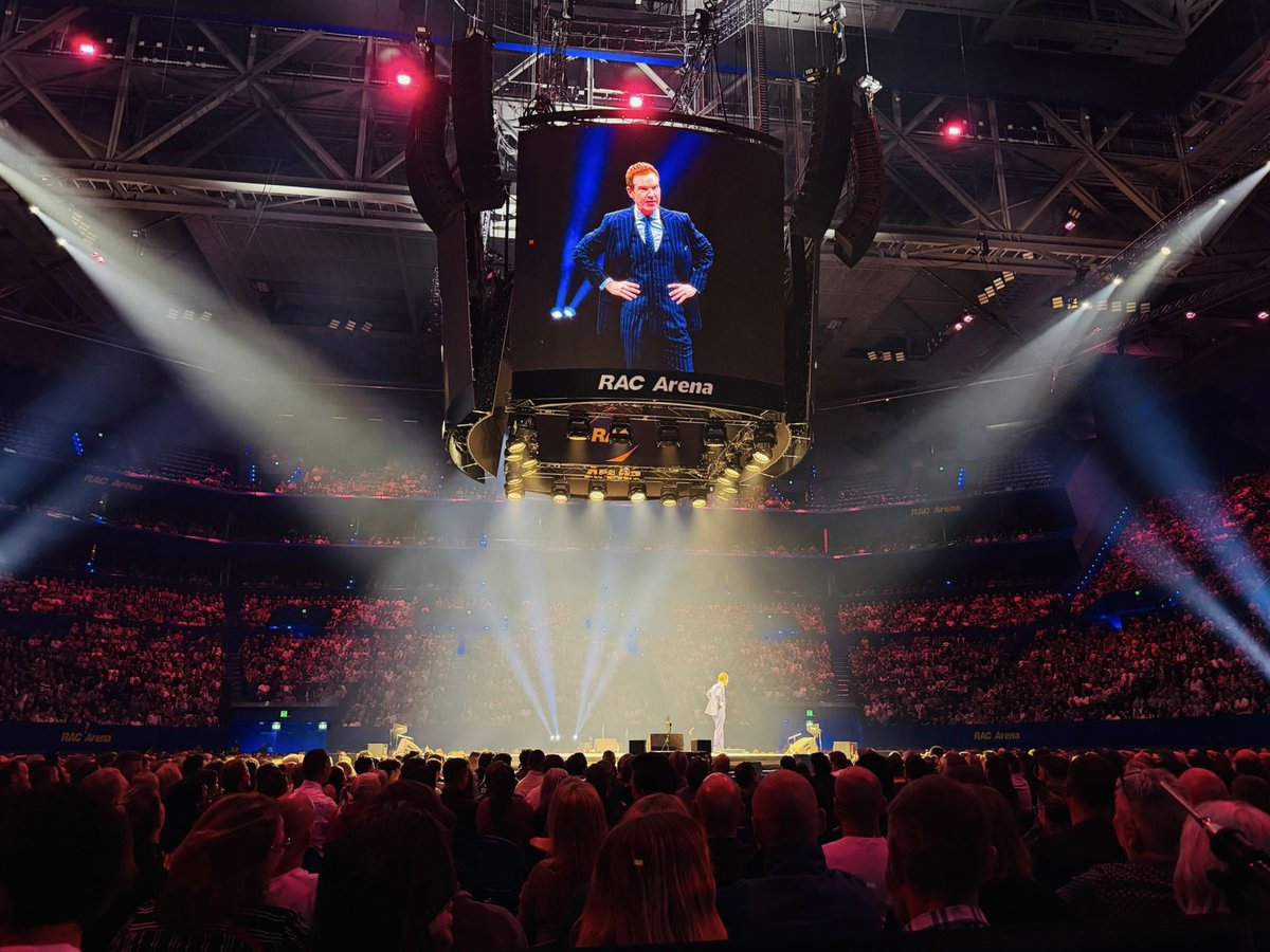 Jimmy Carr tweet media